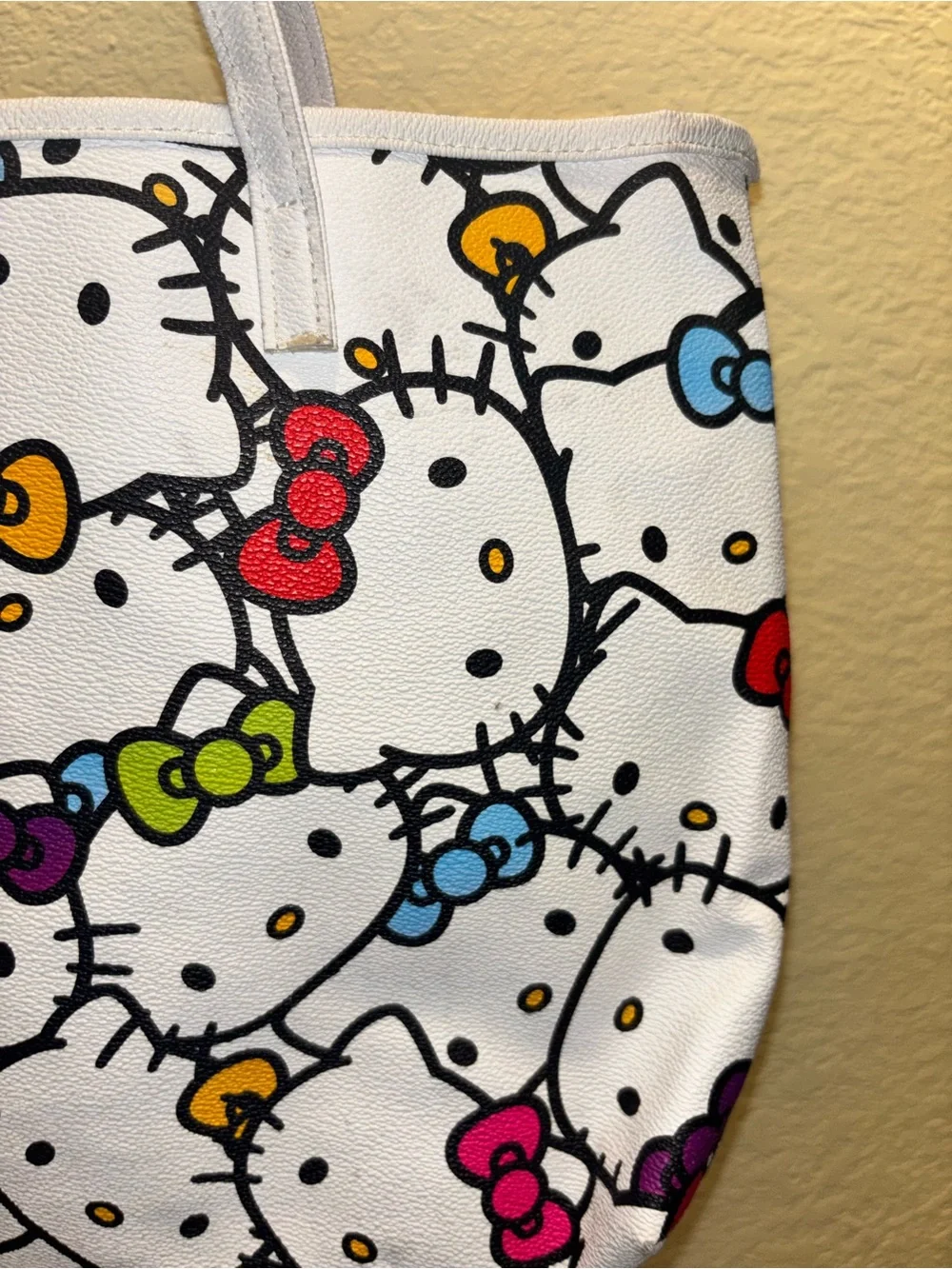 Hello Kitty white hello